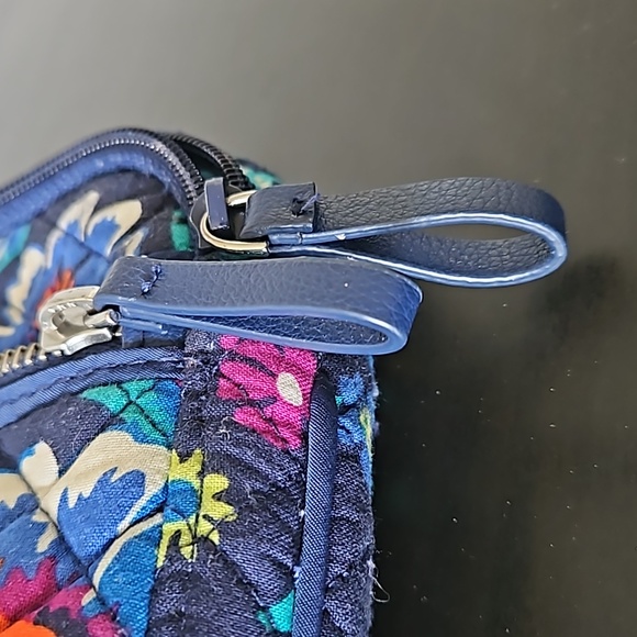 Vera Bradley blue flowered crossbody carryall - Picture 10 of 12